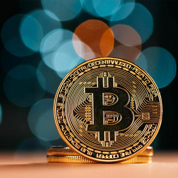 Gold Plated Commemorative Collector Bitcoin - Picture 3 of 5
